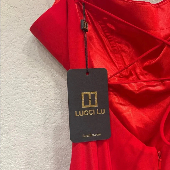 NWT Lucci Lu Red Maxi Dress w/Slit Size 4 Gown Prom Dress - Picture 4 of 5